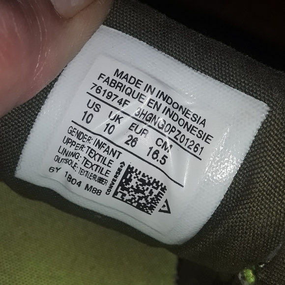 10c boys army green converse - Picture 7 of 7